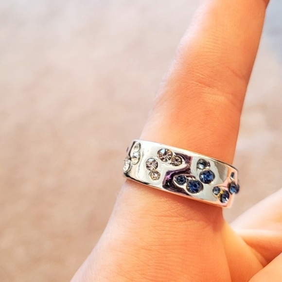 Butterfly Size 6 Ring - Picture 3 of 3